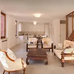 Casa Turazza Giovanni *